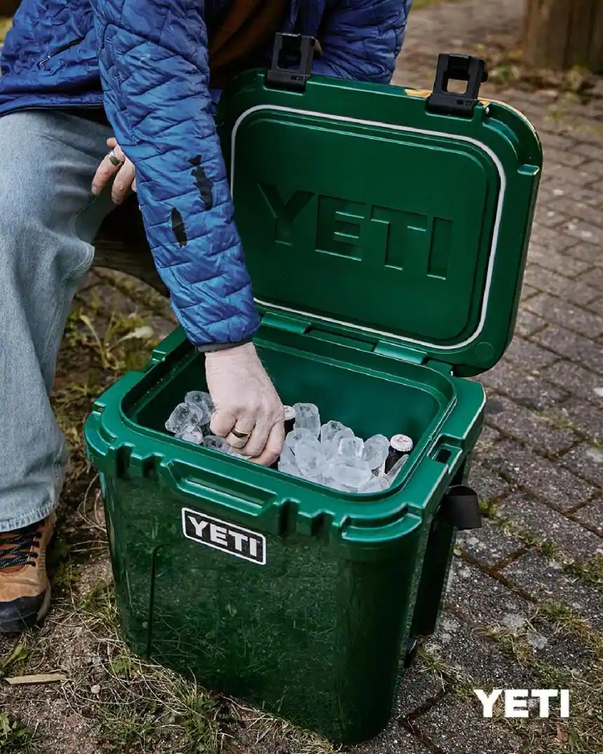 YETI Roadie® 24 Hard Cooler 7df0b07f 7f32 4d08 885b cd7ad2c5697e yeticoolershop.com YETI Roadie® 24 Hard Cooler 7df0b07f 7f32 4d08 885b cd7ad2c5697e yeticoolershop.com