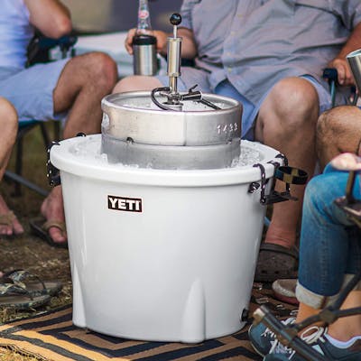 Yeti Tank® 85 Ice Bucket PDP YETITank85 Product Overview P1 Desktop 2x yeticoolershop.com